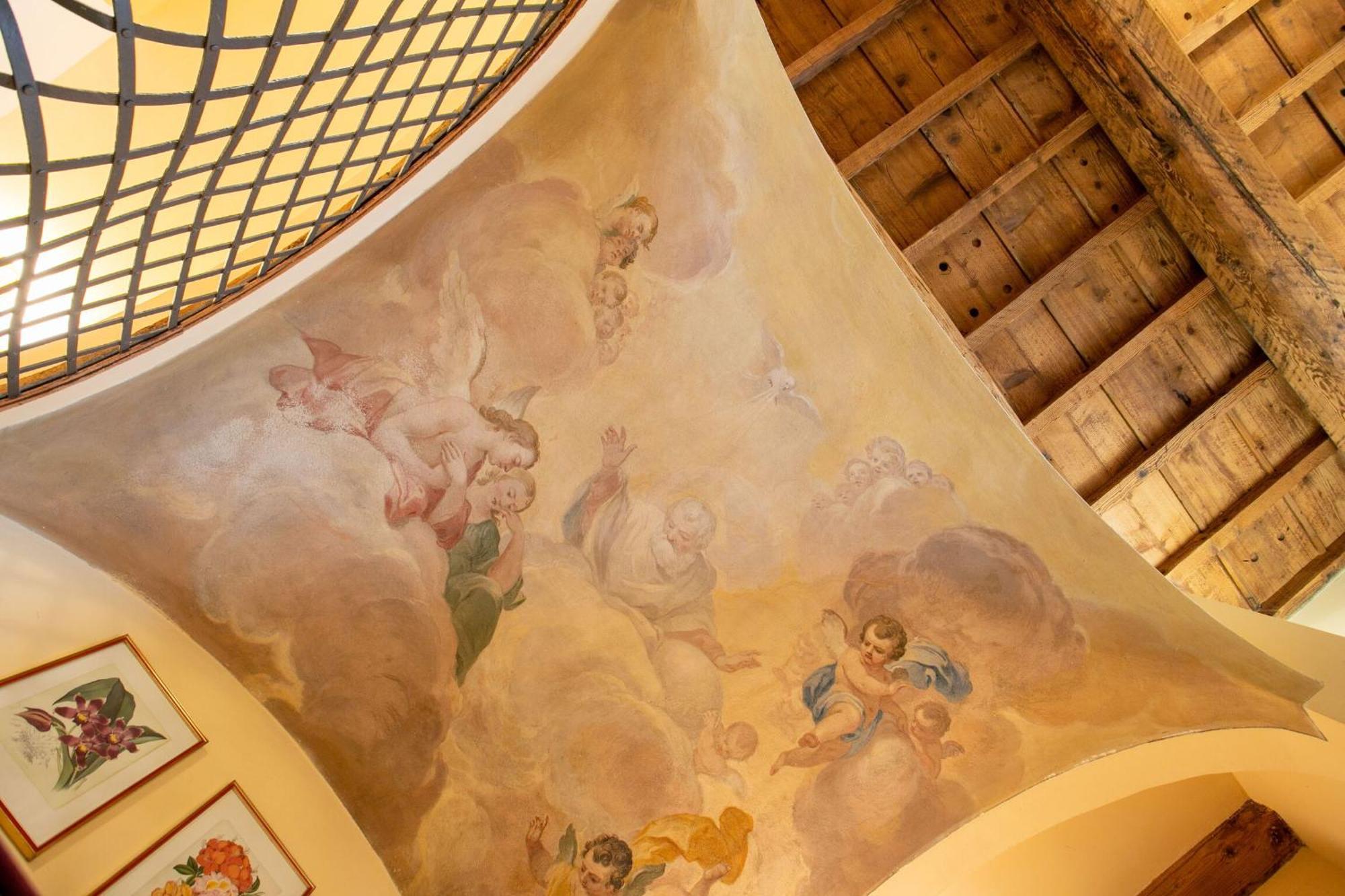Beatrice By Halldis Florence Buitenkant foto